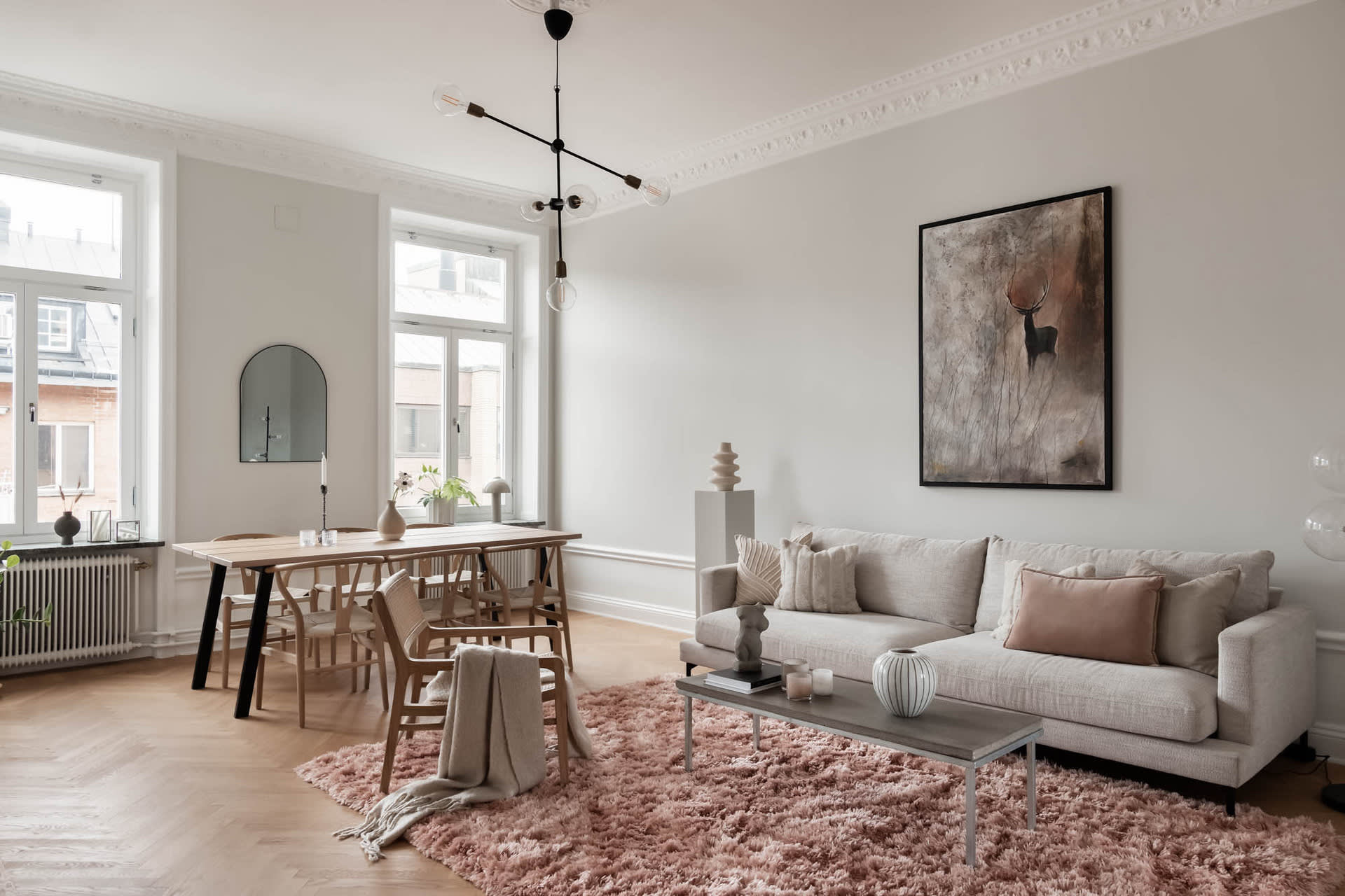 Light grey walls and light grey kitchen cabinets in an elegant apartment - COCO LAPINE ...