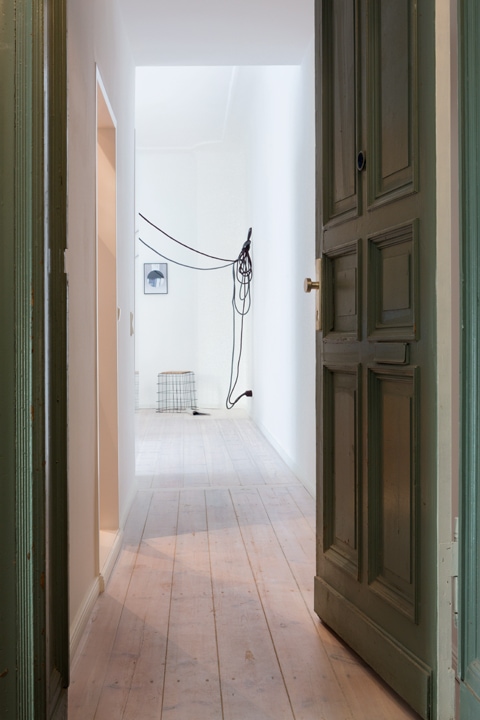 Light flooded apartment in Berlin - via Coco Lapine Design
