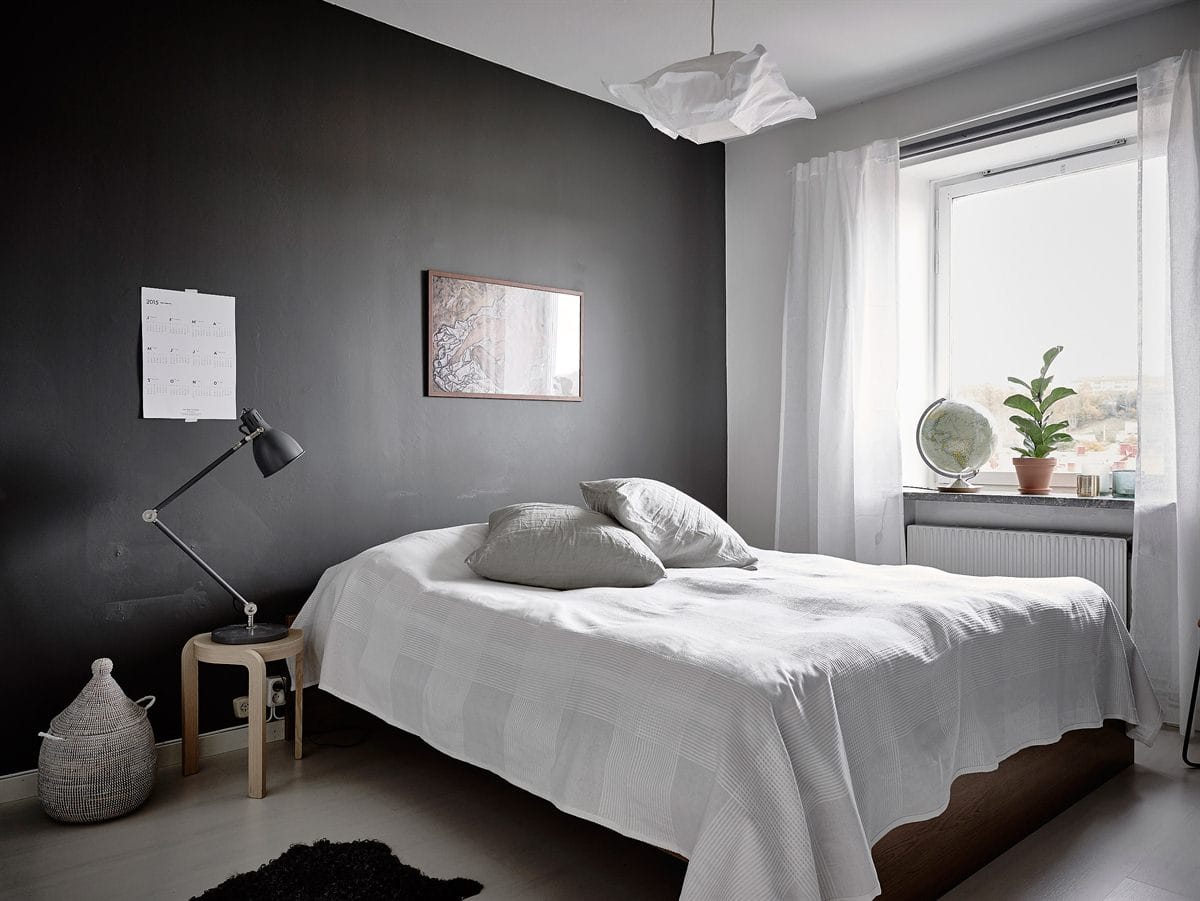 Monochrome home with lots of breathing space - via cocolapinedesign.com