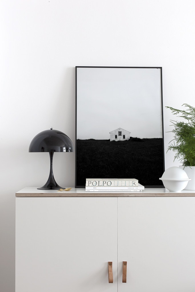 Panthella mini table lamp by Louis Poulsen in black