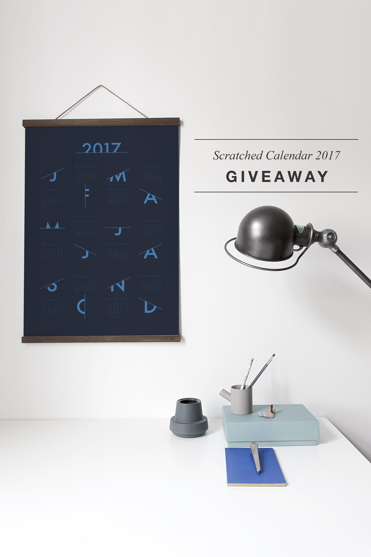'Scratched Calendar 2017' midnight blue Giveaway