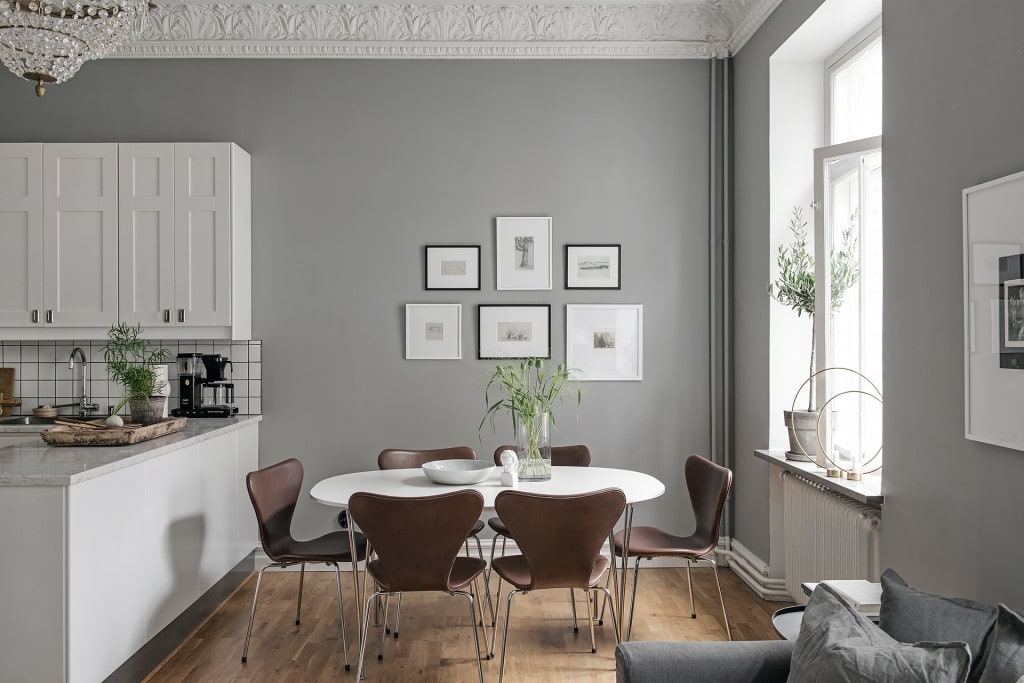 Beautiful and cozy home in grey - via Coco Lapine Design blog