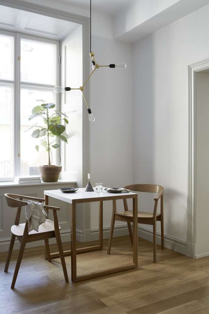 A light apartment in warm tints - via Coco Lapine Design blog