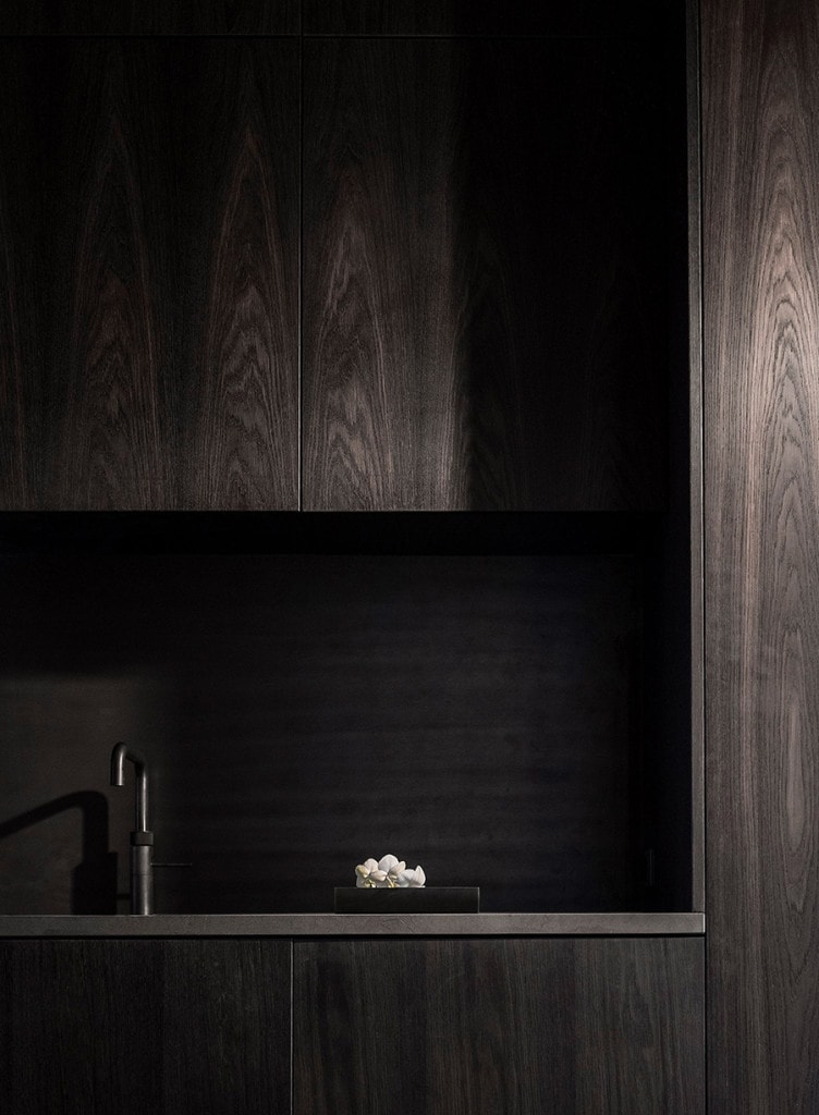 Kitchen in dark wood - via Coco Lapine Design blog