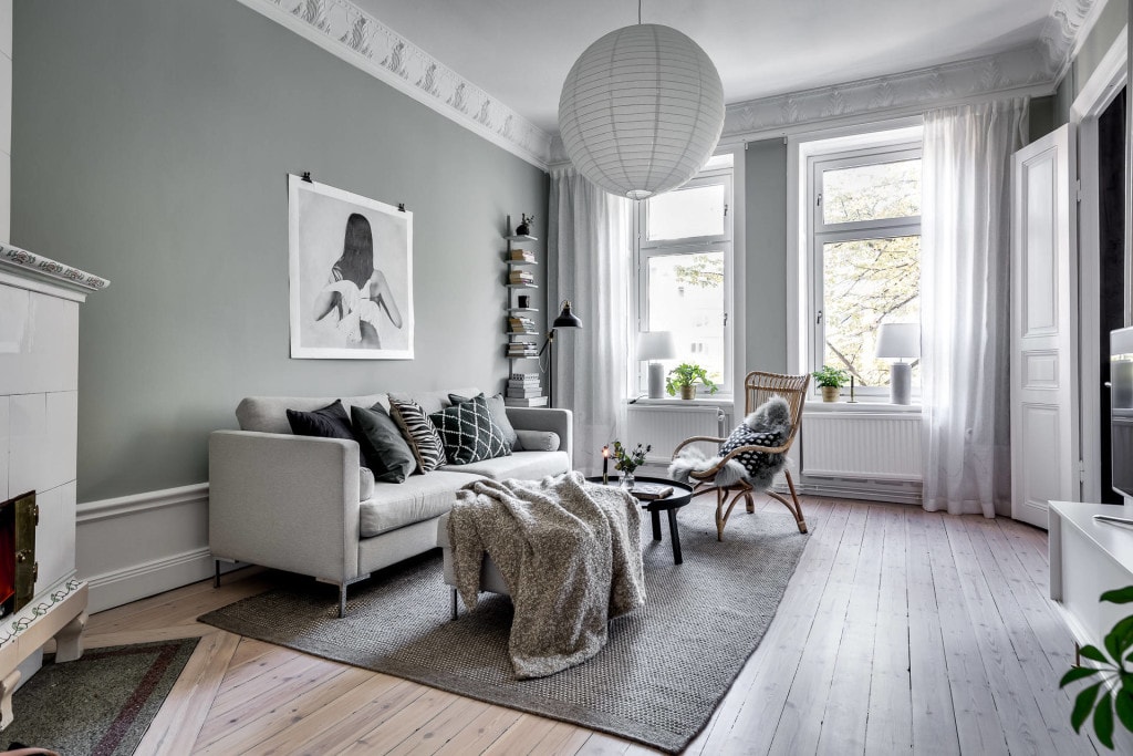 Cozy home with soft green walls - COCO LAPINE DESIGNCOCO LAPINE DESIGN