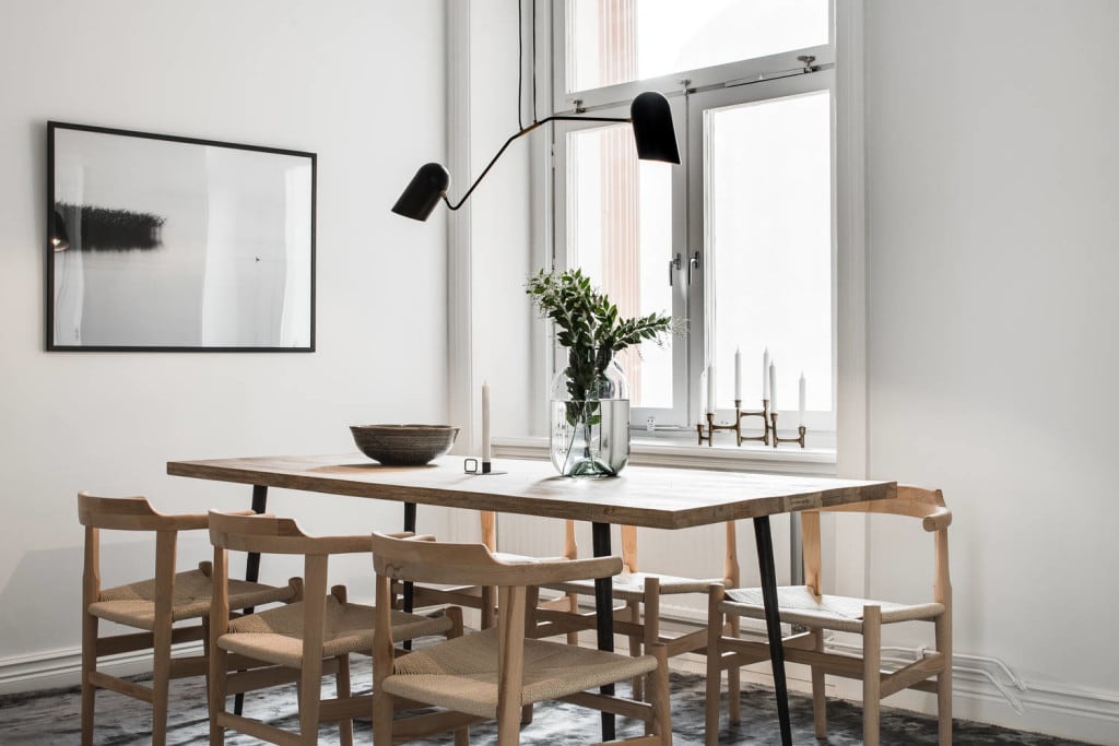 Kitchen and dining area in natural colors - via Coco Lapine Design blog
