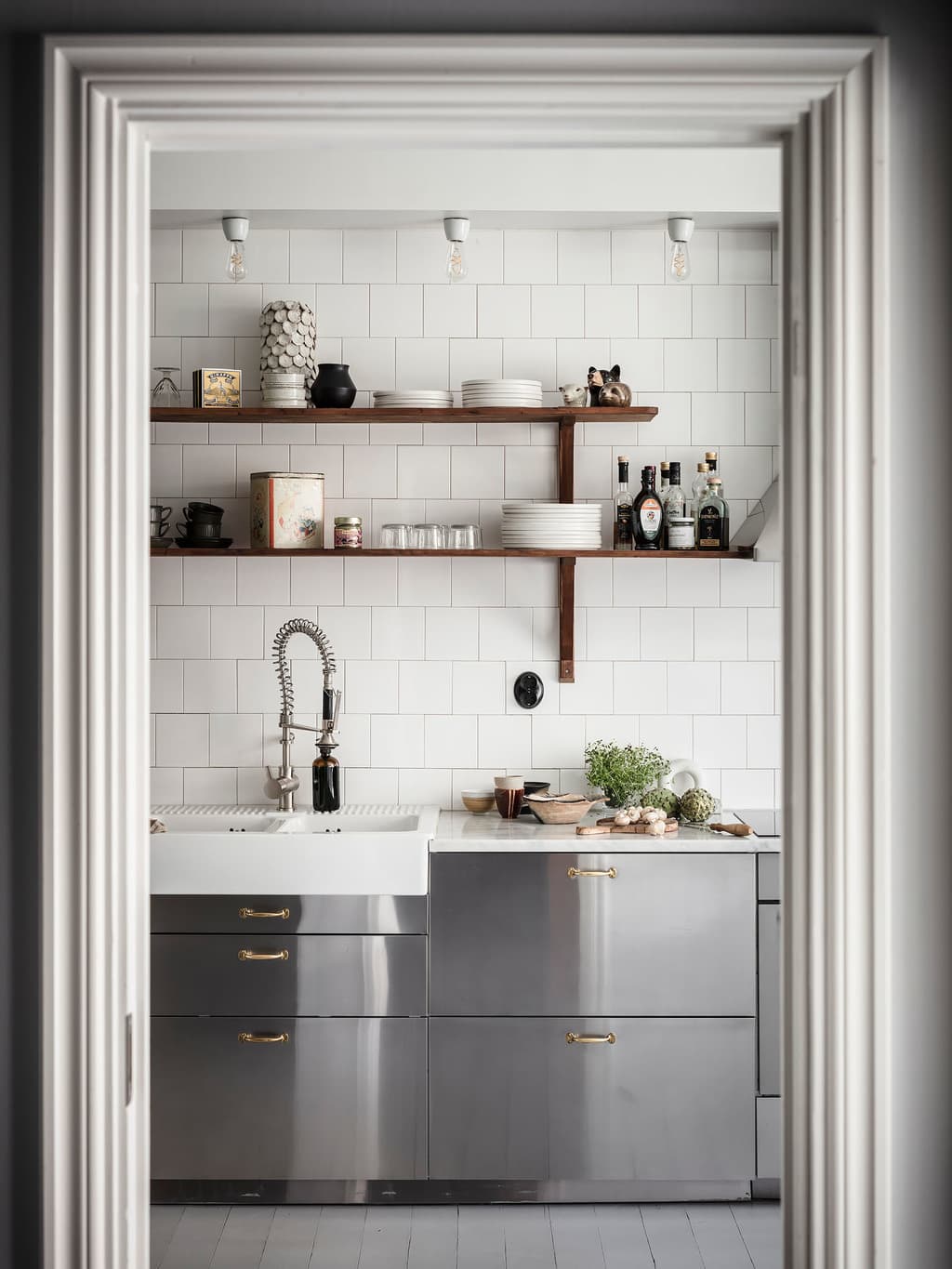 8 Stylish Kitchen Sink Cabinet Designs