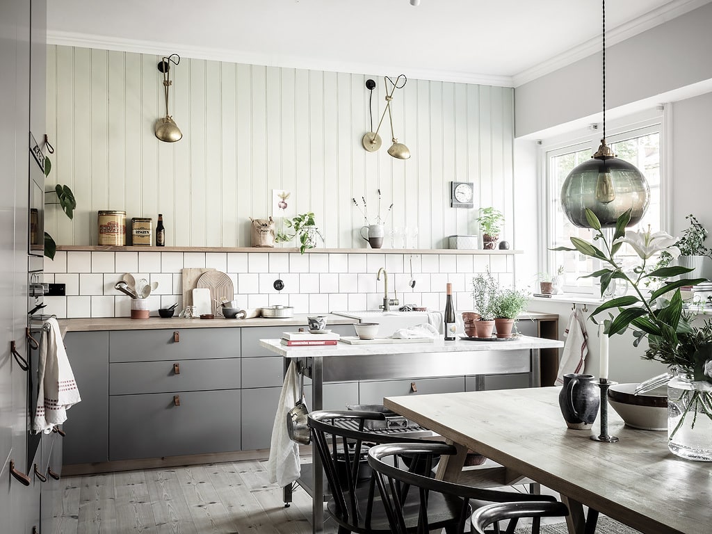 Cozy kitchen with a touch of green - COCO LAPINE DESIGNCOCO LAPINE DESIGN