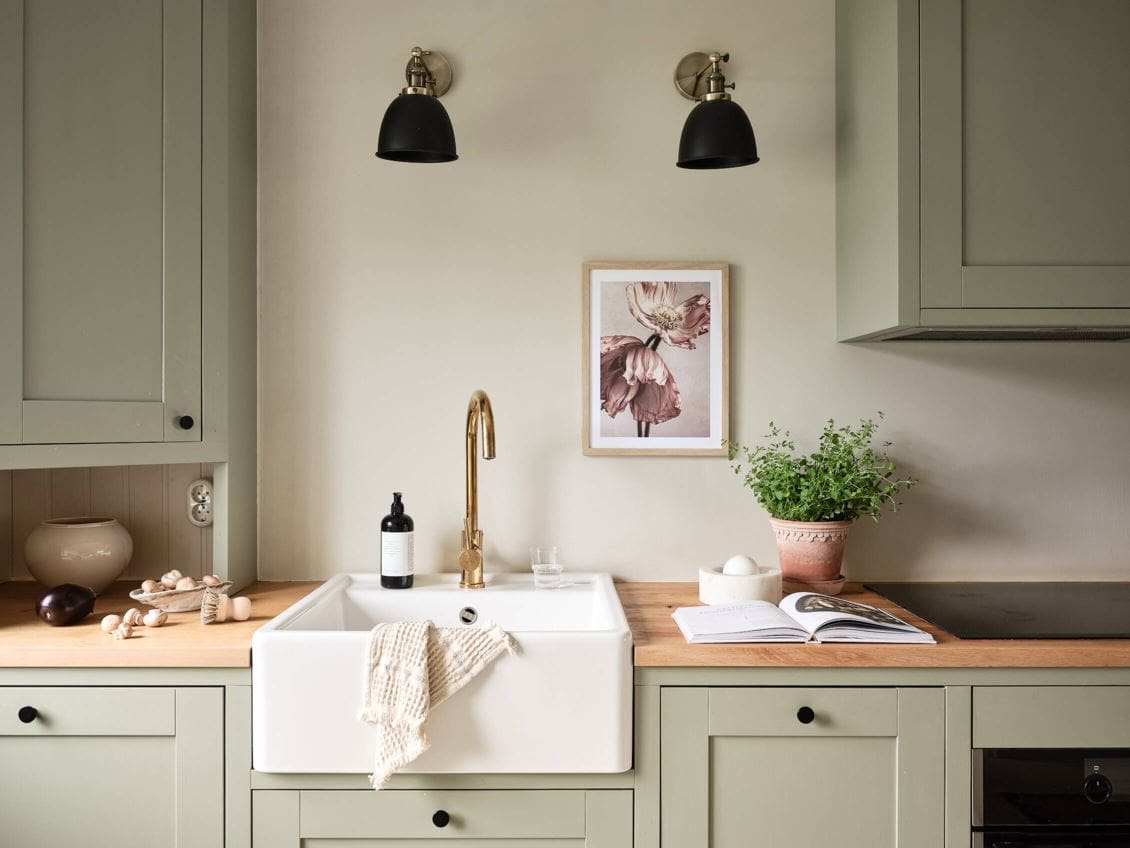 14 inspiring kitchens with sage green cabinets for a subtle fresh look -  COCO LAPINE DESIGN