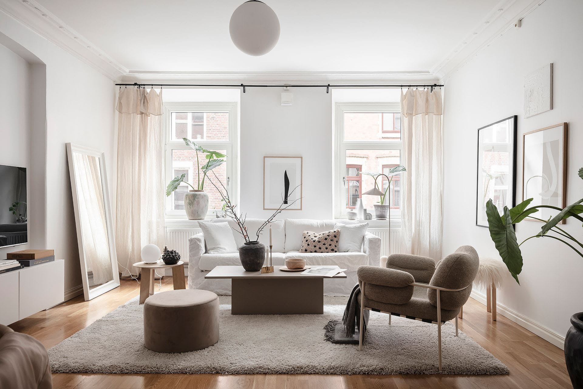 Beautiful beige kitchen - COCO LAPINE DESIGNCOCO LAPINE DESIGN