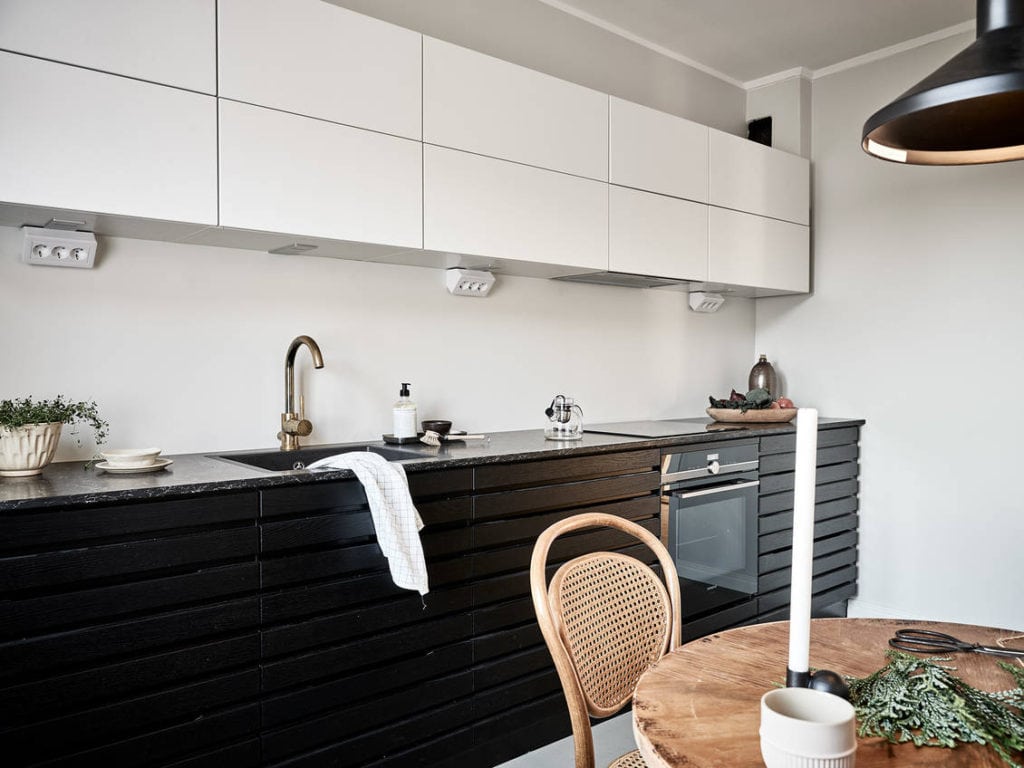 Kitchen in black and white - COCO LAPINE DESIGNCOCO LAPINE DESIGN